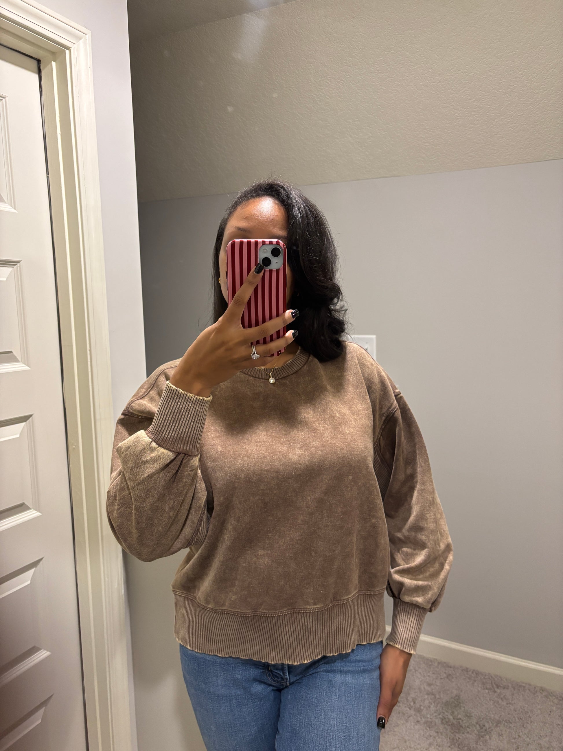 “Naomi” Acid Washed Sweatshirt (Cropped)