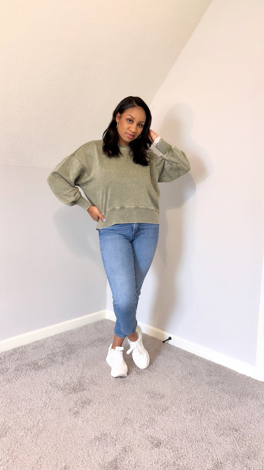 “Naomi” Acid Washed Sweatshirt (Cropped)