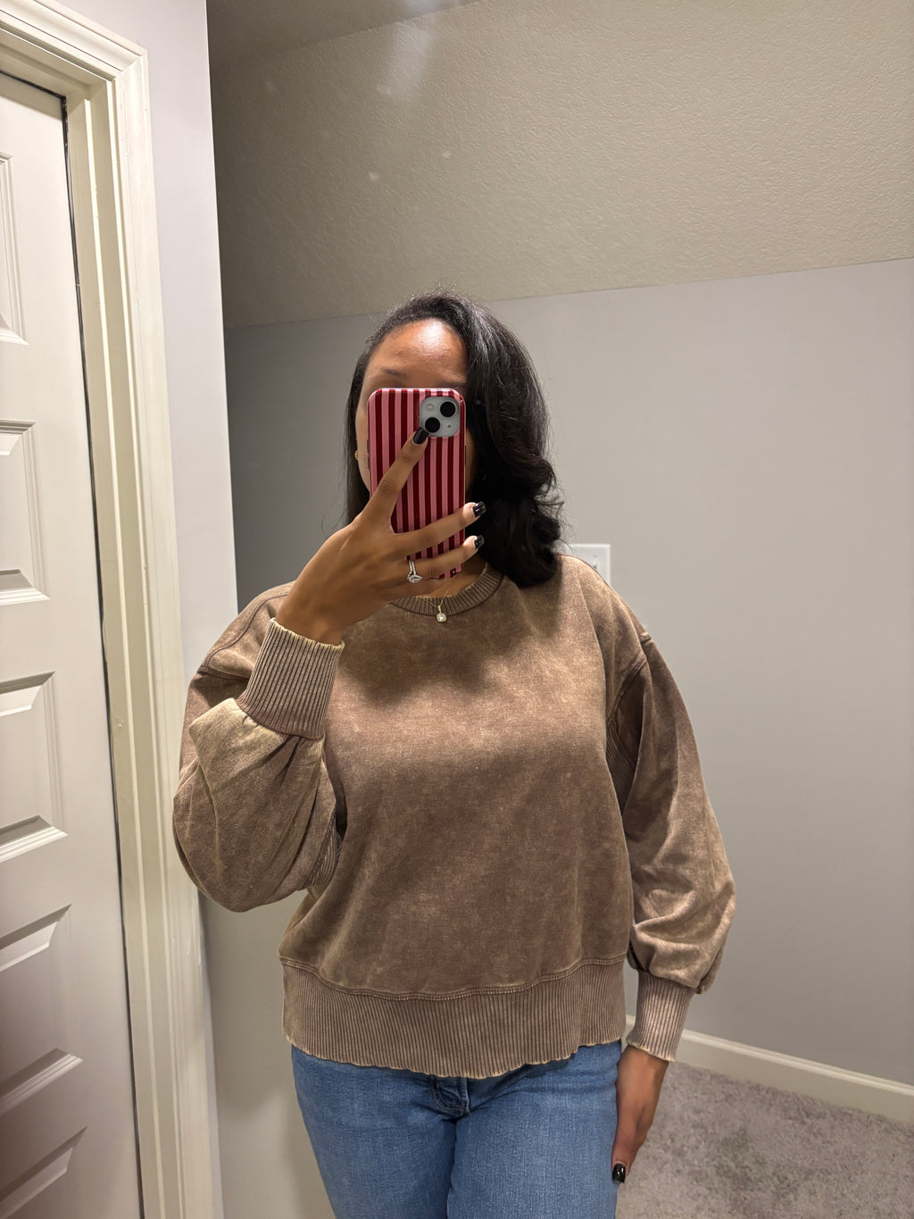 “Naomi” Acid Washed Sweatshirt (Cropped)