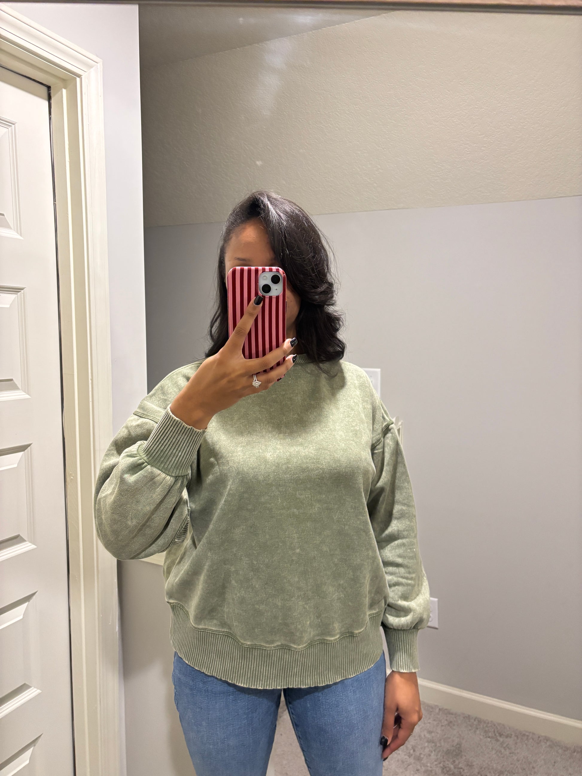 “Naomi” Acid Washed Sweatshirt (Cropped)