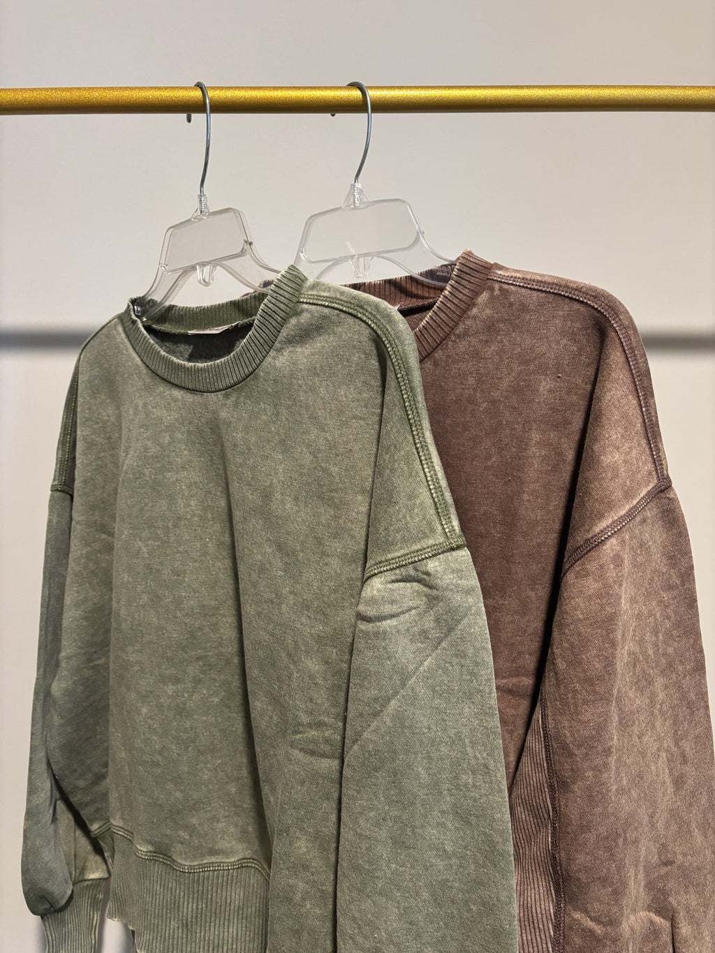 “Naomi” Acid Washed Sweatshirt (Cropped)