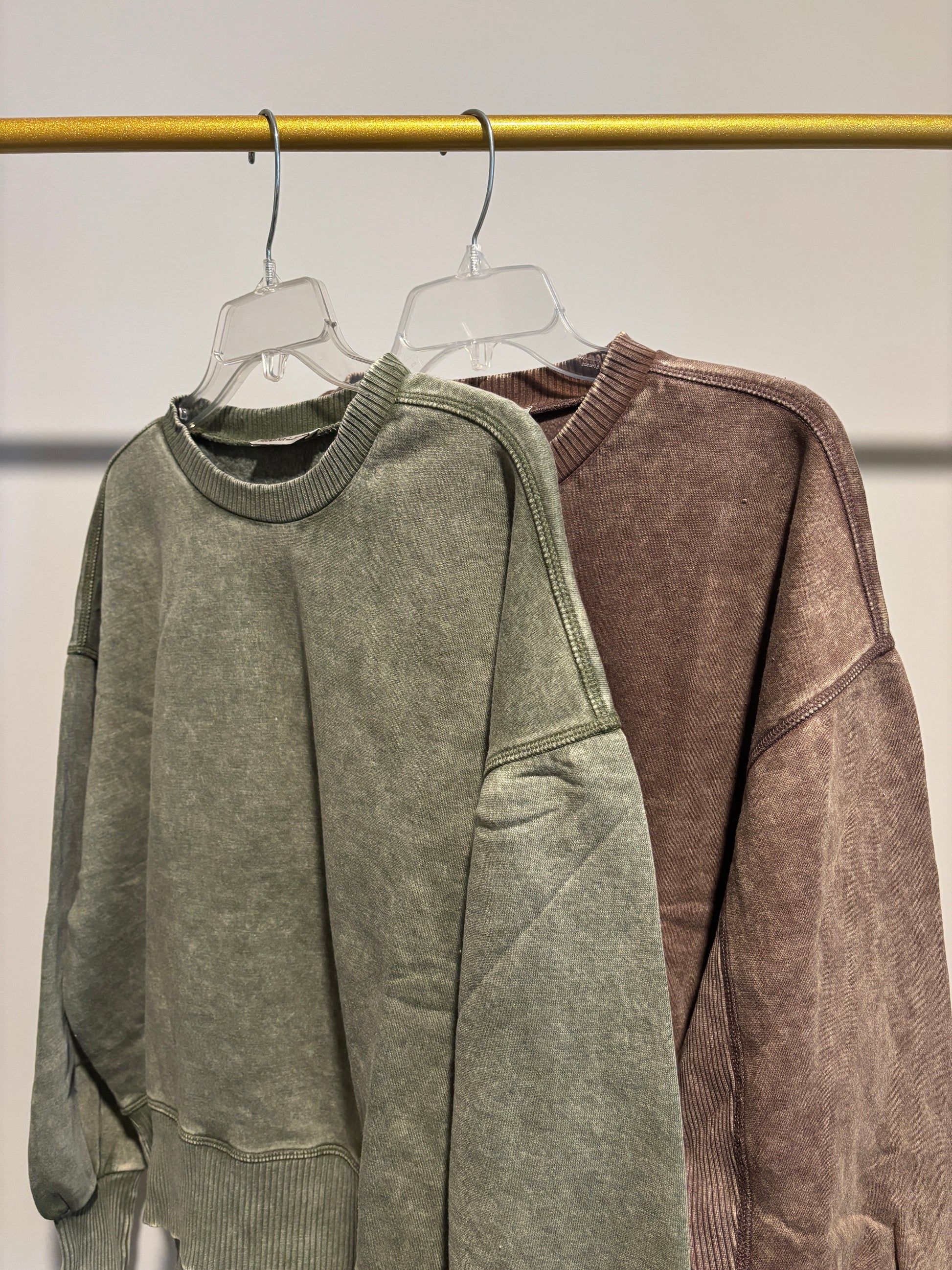 “Naomi” Acid Washed Sweatshirt (Cropped)